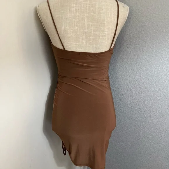 PrettyLittleThing Brown Mini Dress - Picture 3 of 6